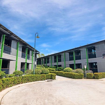 Ibis Darwin Airport Hotel Екстер'єр фото