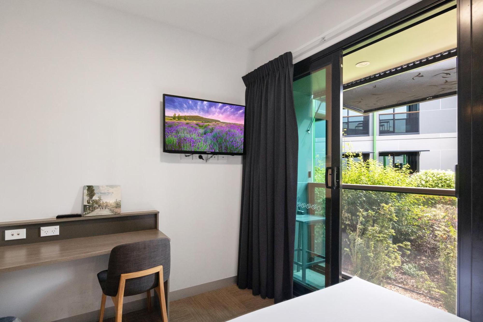 Ibis Darwin Airport Hotel Екстер'єр фото