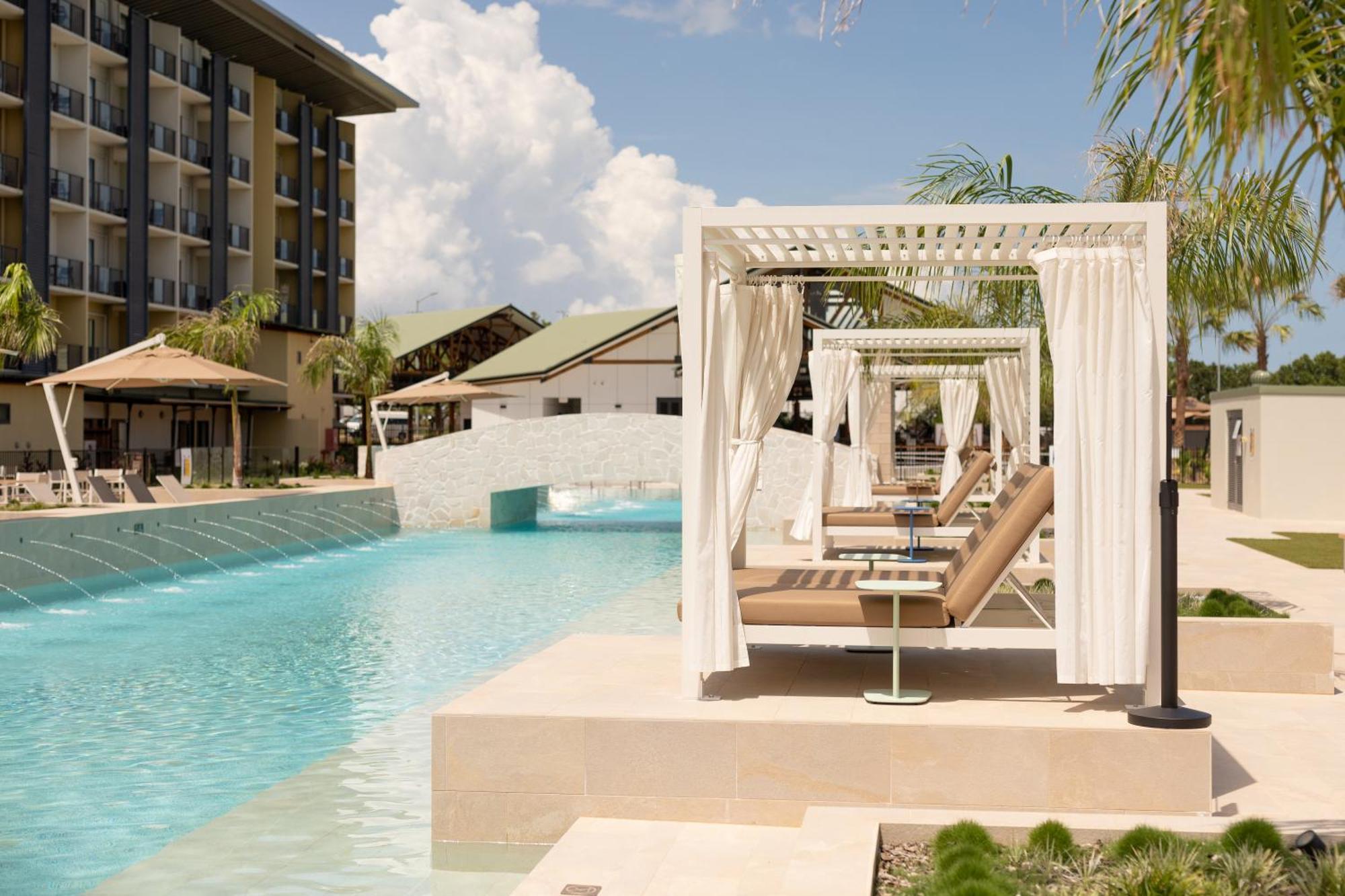 Ibis Darwin Airport Hotel Екстер'єр фото